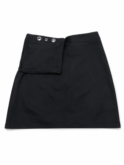 Jupe noire en coton à œillets métalliques