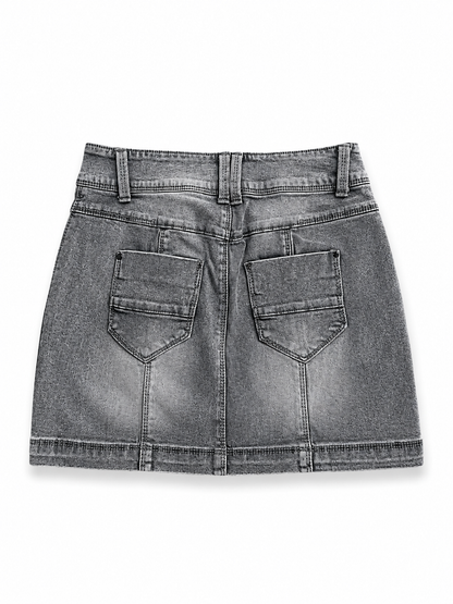 Jupe courte en denim gris délavé à plis et clous