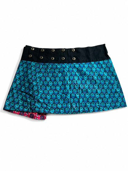 Jupe courte imprimée turquoise à ceinture cloutée