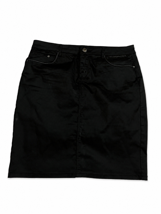 Jupe noire droite avec poches et strass discrets
