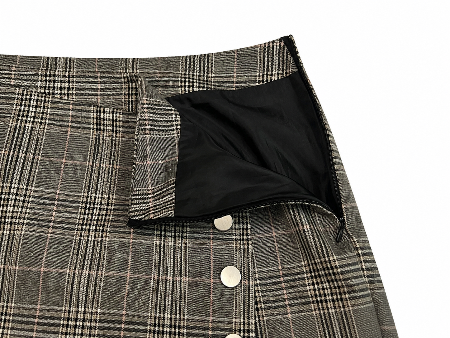 Jupe-short portefeuille à carreaux avec boutons argentés