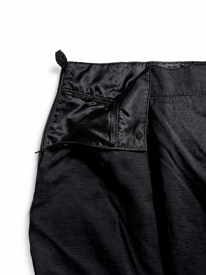 Jupe courte noire texturée à boutons – Taille haute